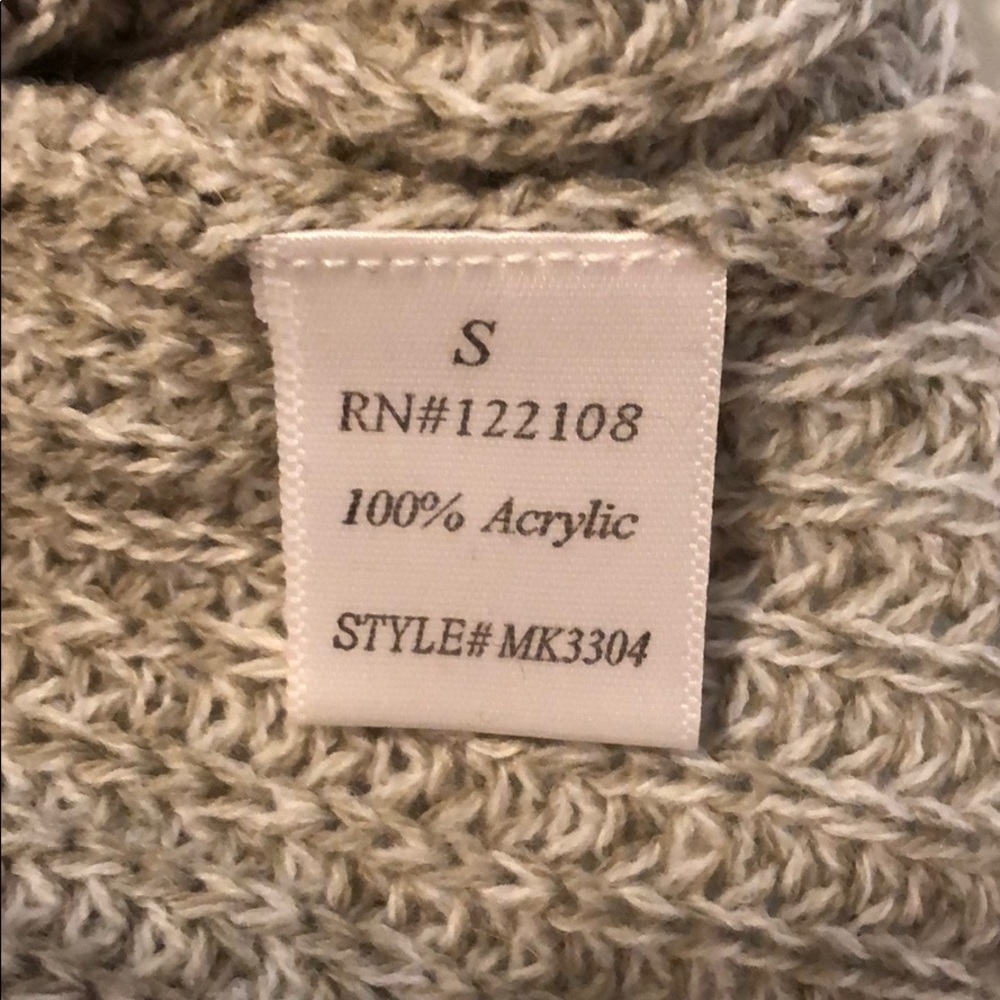 Gray Sweater - Picture 6 of 7